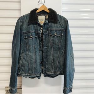 Gap denim jacket with Sherpa color